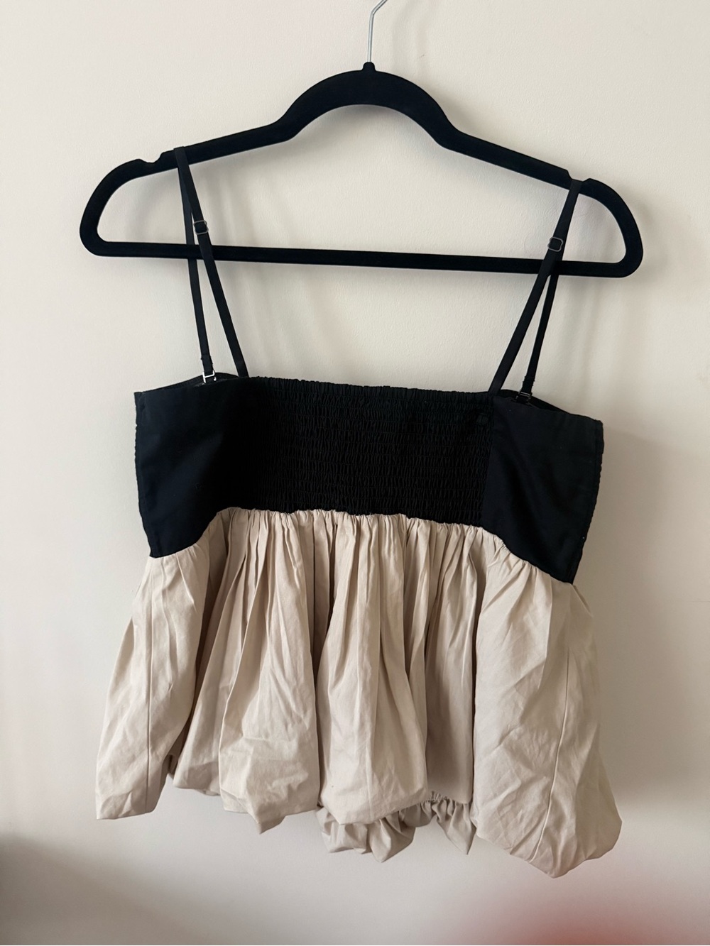 A&F Black and Cream Spaghetti Strap Peplum Top - Picture 2 of 4